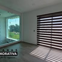 Persianas en habitación